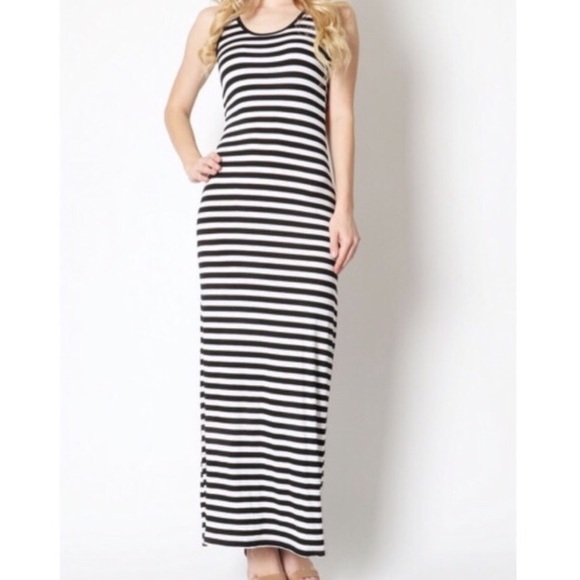 Misty Pearl Dresses & Skirts - 🔥NEW! LARGE Black/White Maxi Dress